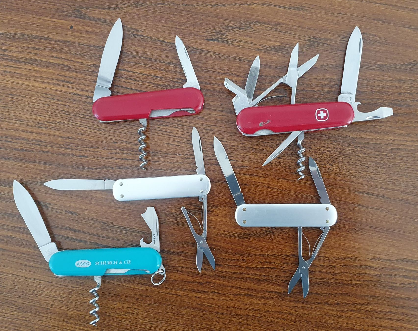 Wenger Coltelli tascabile: 5 Victorinox/Wenger Sackmesser mit Logo – Usato da Härkingen venduto da MarianneSi 1