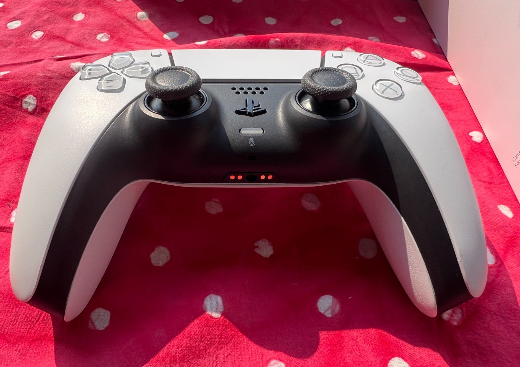 Sony Console: Playstation 5 Disc Edition, Neuwertig, inkl 4 Controller – Nuovo (secondo la descrizione) da Laufenburg venduto da hobbes_ch2 5