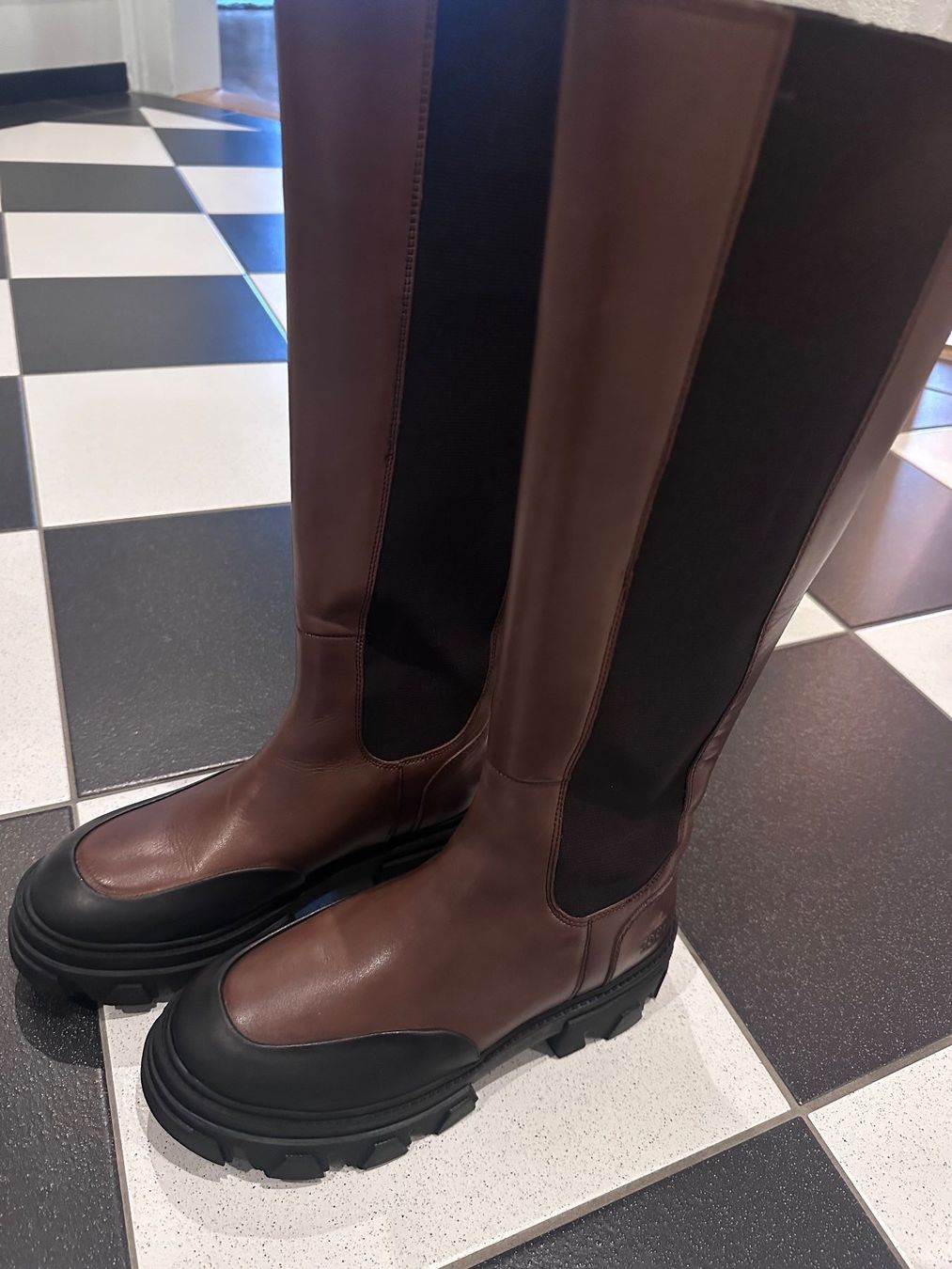 Joop Scarpe da donna: Joop! Lederstiefeln marron, Grösse 38 – Usato da Bern venduto da Yersinia03 5