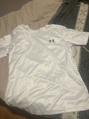 T-shirt Under Armour blanc taille M pour homme, parfait pour