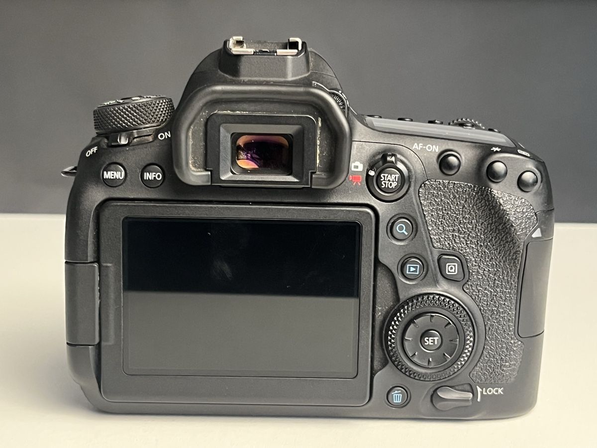 Canon Fotocamera: Canon Eos 6D Mark 2 – Usato da Sulgen venduto da Andy0073 1