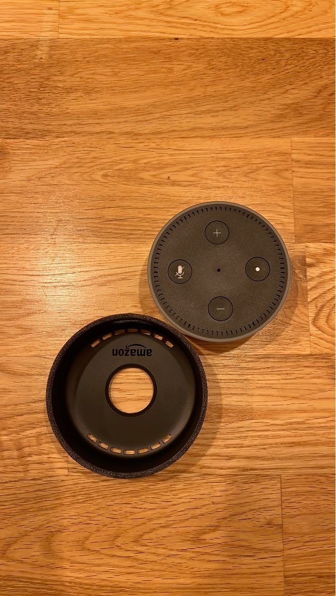Amazon Lautsprecher: Smart Home: Amazon Echo Dot in Charcoal – Gebraucht aus Regensdorf von __Claudia_