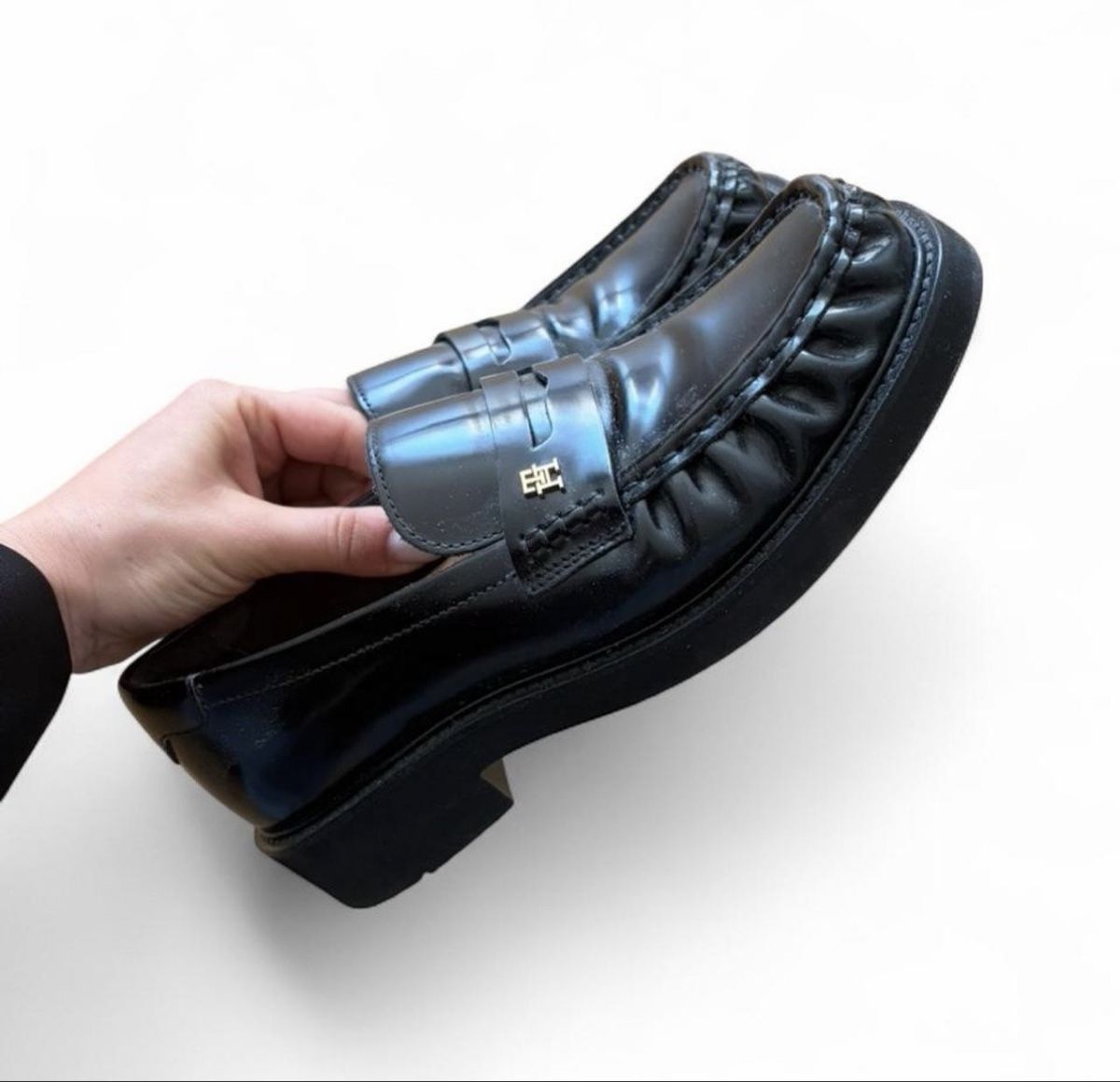 Tommy Hilfiger Scarpe da donna: Leder Loafers Tommy Hilfiger – Nuovo (secondo la descrizione) da Oberglatt ZH venduto da loved.again.ch