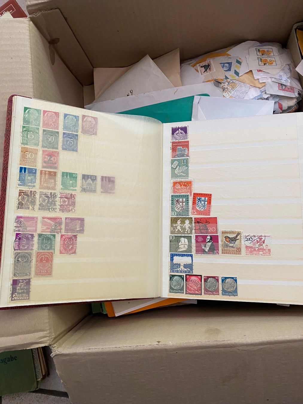 Tous les timbres: Grosse Briefmarkensammlung, Schweizer&internationanle Marken – D'occasion à Liestal par nmk9 6