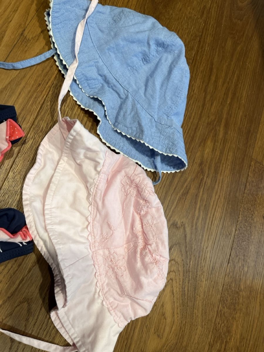 Costumi da bagno & Bikini: Badekleid und Sonnenhut – Usato da Sempach venduto da Caranedache 1