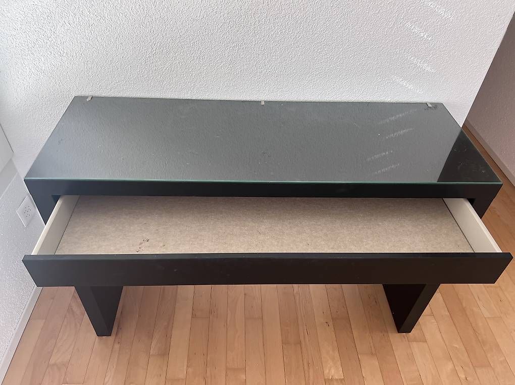 Ikea Coiffeuses: Ikea Makeup Tisch – D'occasion à Dulliken par apple48 1
