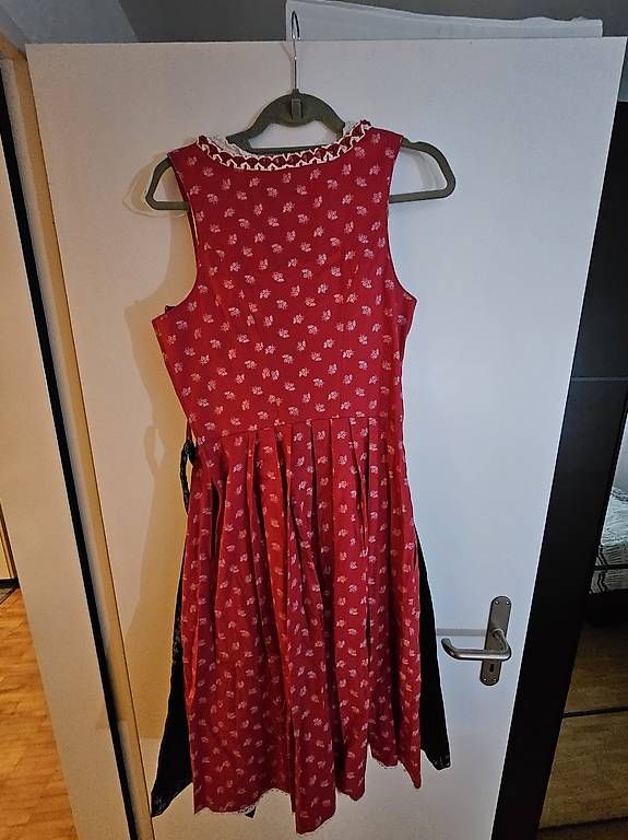 Kleider: Dirndl Gr. 38 inkl. ärmellose Bluse – Gebraucht aus Zürich von Sabineda 1