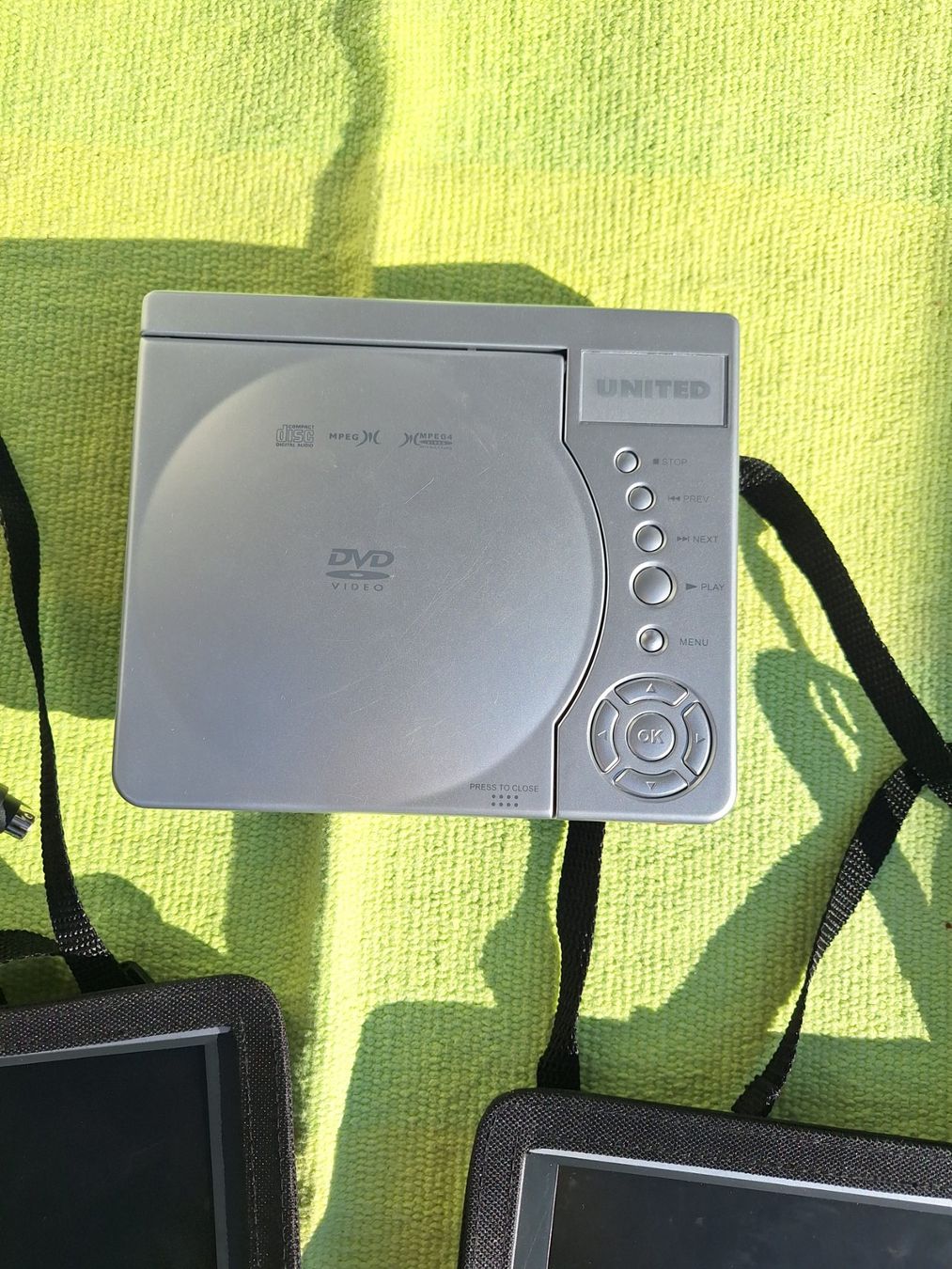 Lettore multimediale & Streamer: Auto Entertainment System für DVD's – Usato da Ipsach venduto da nik_6hkj 1