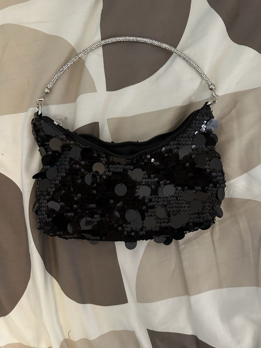 Borse da donna: Sac à main noir à paillettes et anse argentée – Nuovo (secondo la descrizione) da Perroy venduto da gio_qvk7