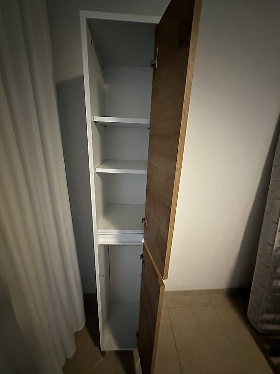 Armoires: Hochschrank 190x30x35cm – D'occasion à Nussbaumen AG par kerzenfan 1