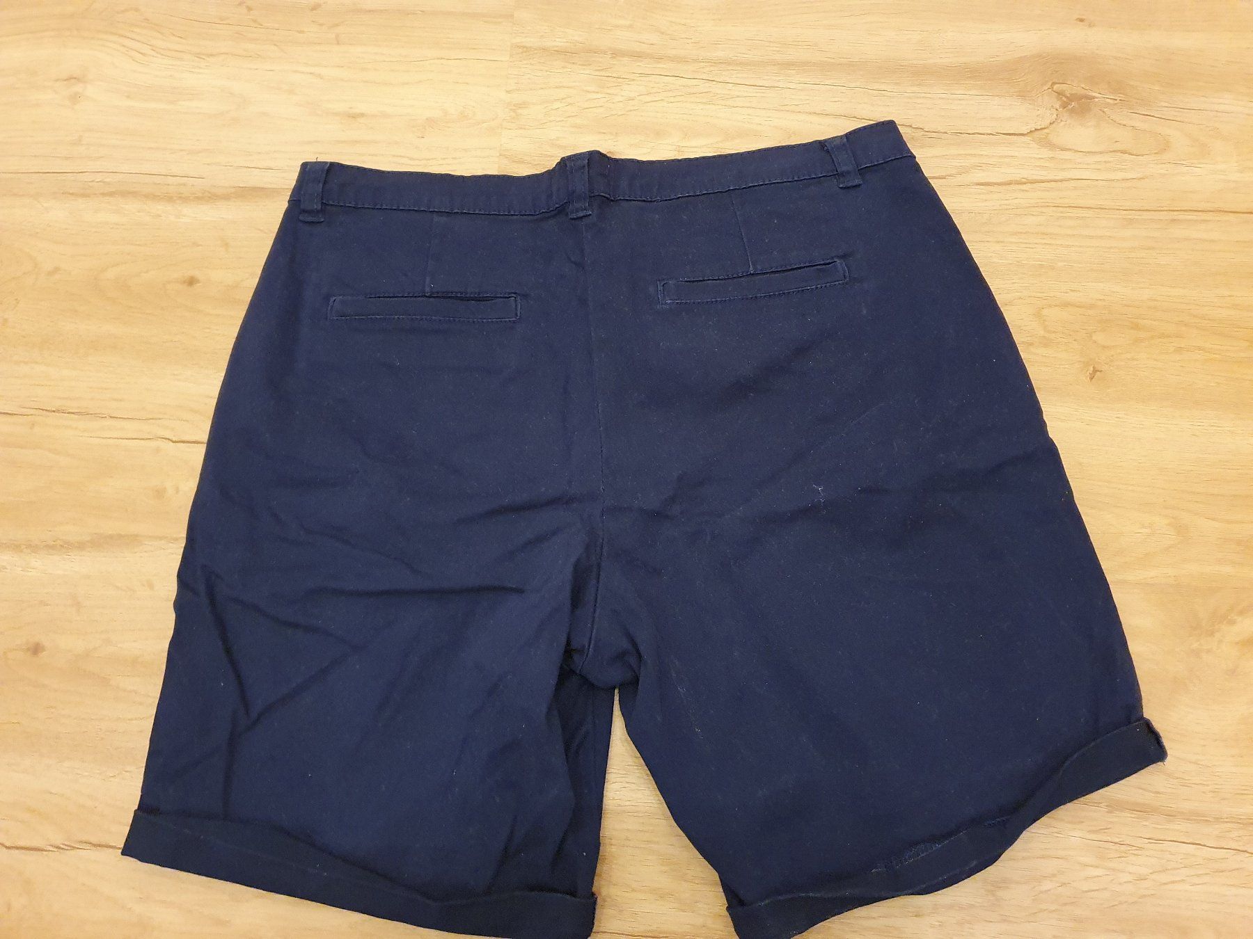 Pantaloni: Damen Short mit Stretch, Gr. 38, dunkelblau – Usato da Heinrichswil venduto da sabi2809 1