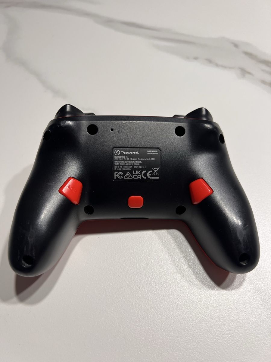 Nintendo Consoles: Nintendo Switch Pro Controller Super Mario Edition Top – Neuf (Voir description) à Winterthur par ChicMarkt 3