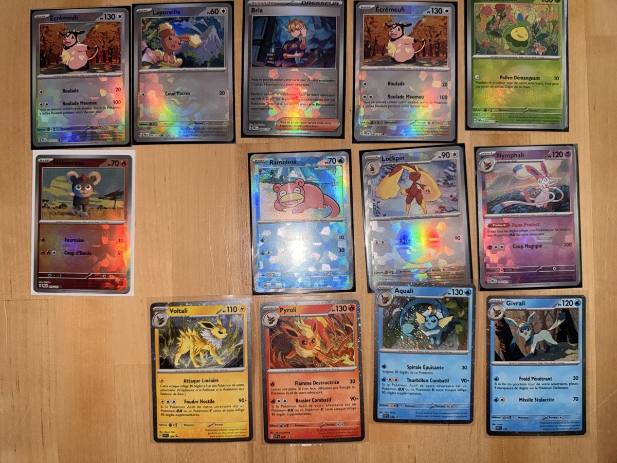 Pokémon Cartes à collectionner: Lot Masterball/pokeball évolution prismatique  – Neuf (Voir description) à Carouge GE par MonkeyD