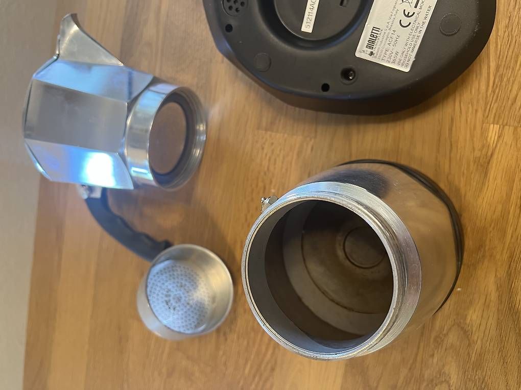 Bialetti Macchine per caffè & Macchine per espresso: Elektrische Bialetti Moka Timer, 6 Tassen – Usato da Bern venduto da a_a_cv2l 2