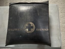 Kissen / Apotheke Saurer / Berna