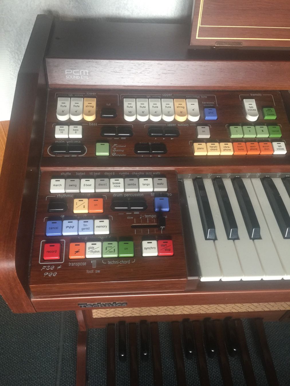 Technics Musikinstrumente: Elektr. Orgel; Technics PCM Sound E11L inkl Orgelbank – Gebraucht aus Hergiswil NW von kar_gg6r 3