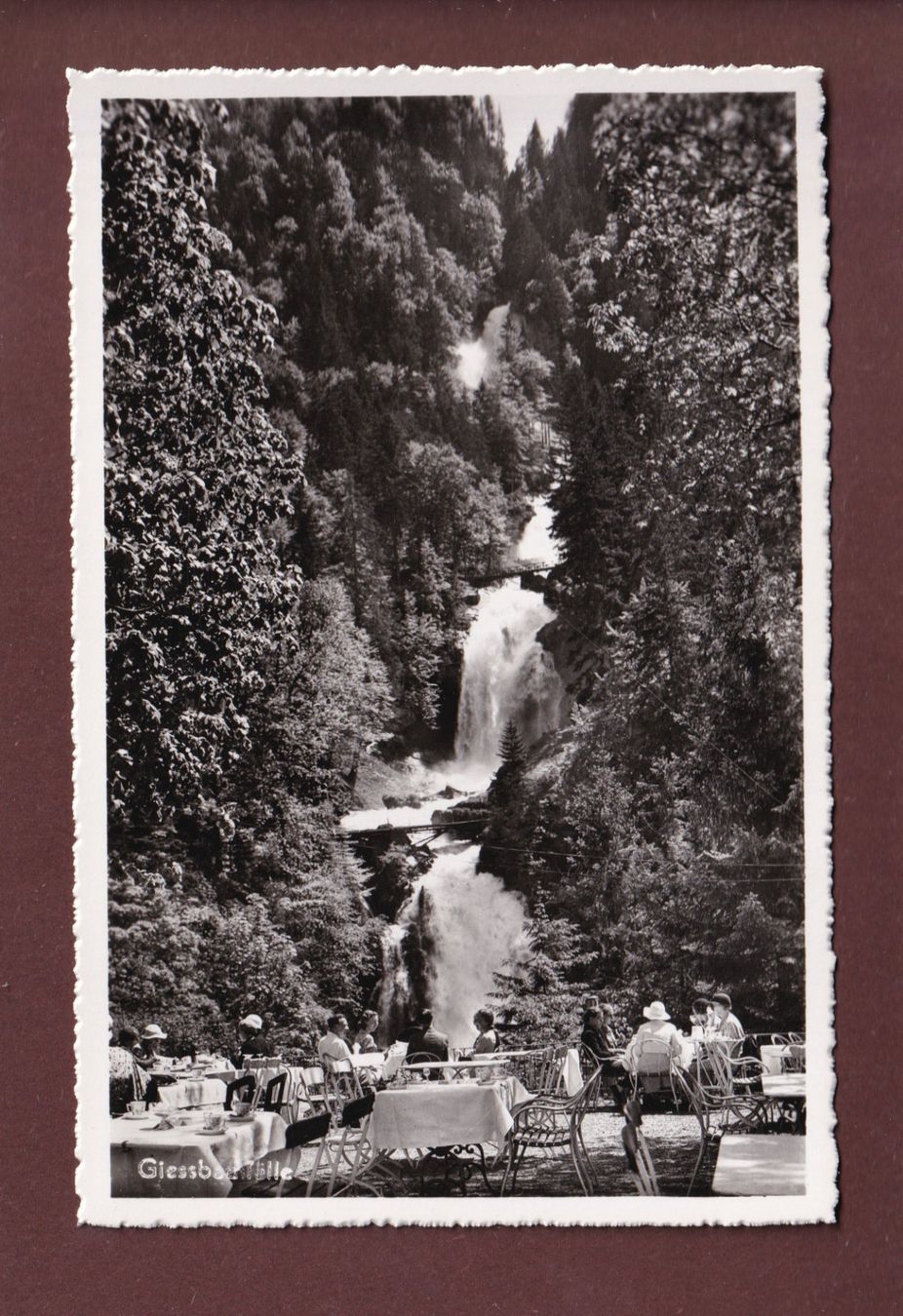 Cartoline postali: GIESSBACHFÄLLE - Terrasse – Usato da Pully venduto da nicecards