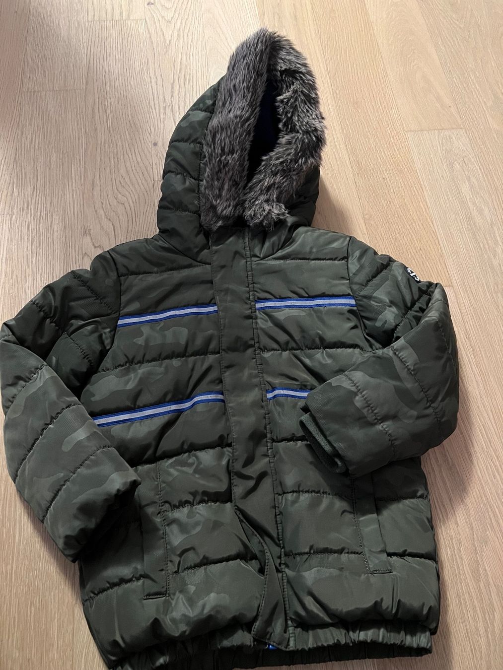 Jacken & Mäntel: Winterjacke, Grösse 116, Marke: S. Oliver – Gebraucht aus St. Gallen von mirnes84