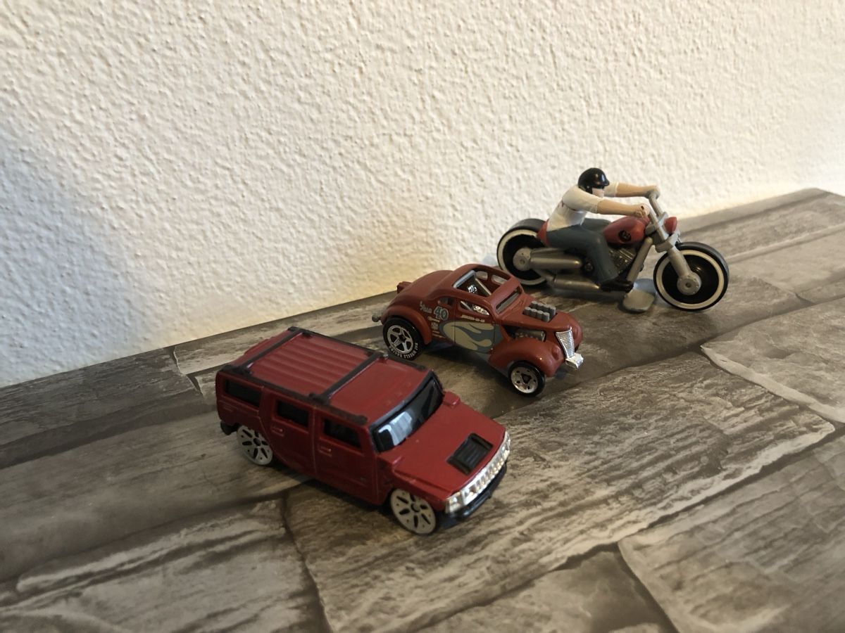 Hot Wheels Giocattoli: Autos Sammlung, – Usato da Chur venduto da Tsambiko 4