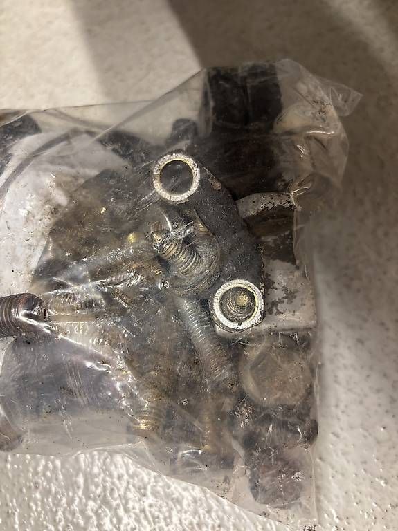 BMW Alle Autoersatzteile: BMW E36 Unterboden Schrauben komplett – Gebraucht aus Würenlos von Daveness 2