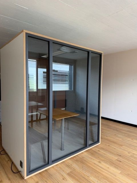 Tavoli: Meeting booth QUATTRO, MUTE LAB – Usato da Zug venduto da PLANZER 1