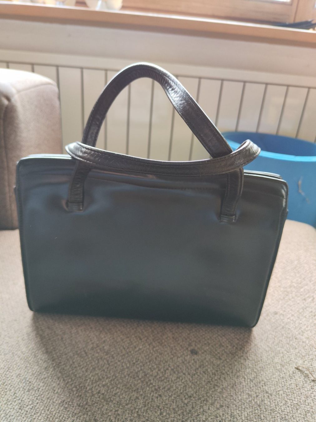 Borse da donna: Handtasche, schwarzes Leder – Usato da Saas im Prättigau venduto da eve_22 2