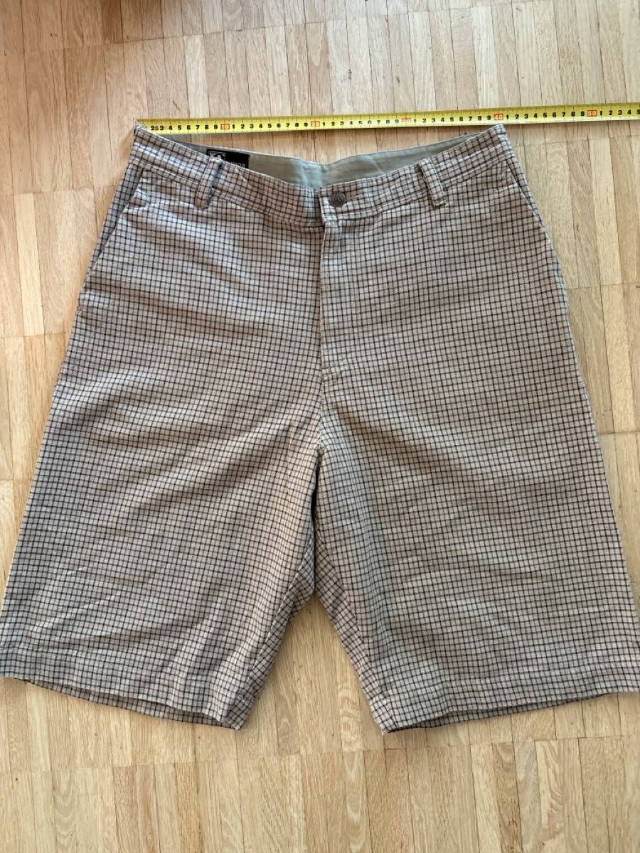 Volcom Pantaloni: Volcom Chino Bermuda shorts, Size 32, Checked Pattern – Usato da Nyon venduto da Iamher