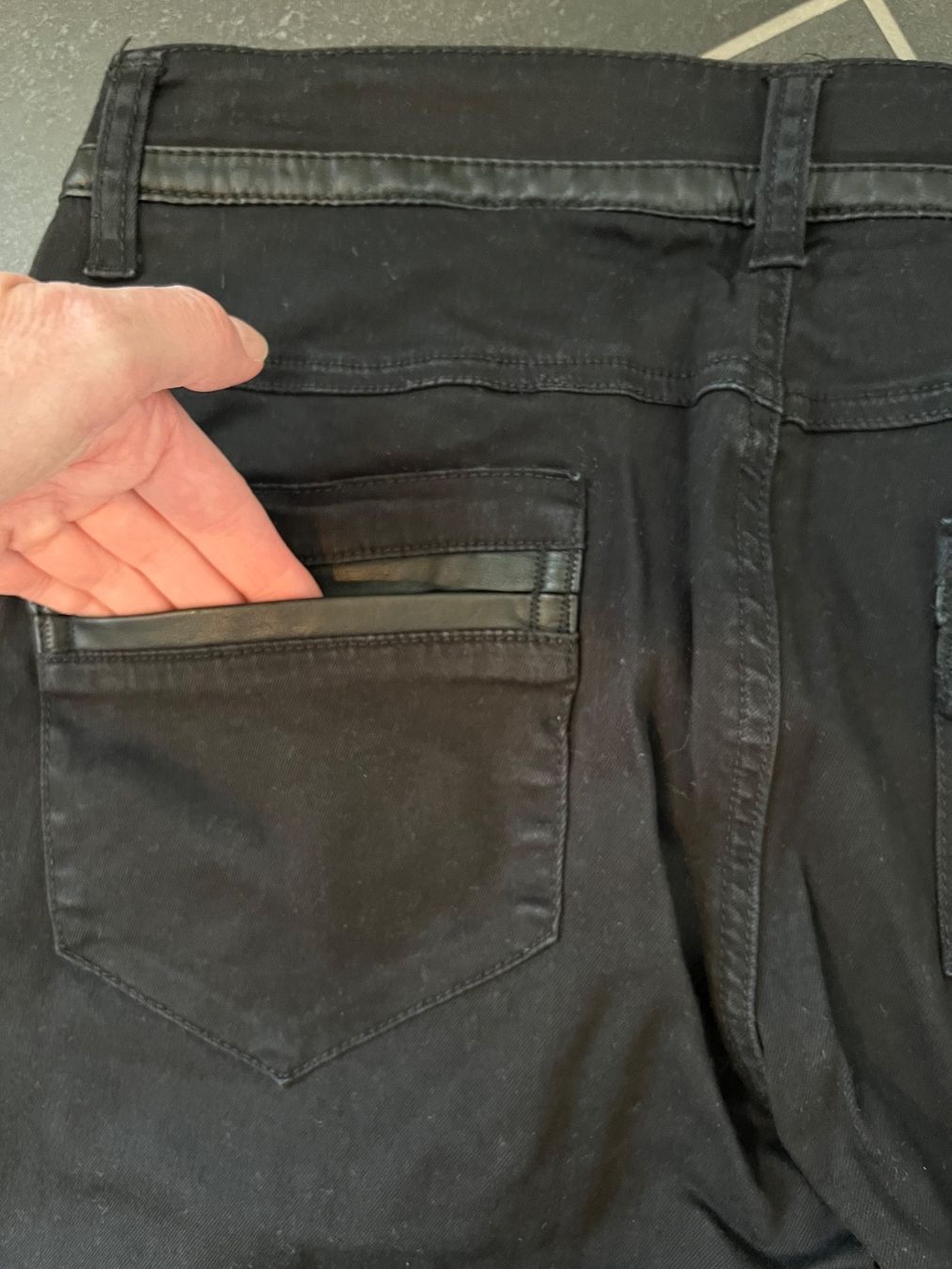 Jeans: Schwarze Denim Hunter Jeans – Nuovo (secondo la descrizione) da Inwil venduto da 27sonnenschein 4