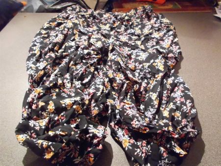 Hose Grösse L, Zebra, schwarz/Blumenmuster