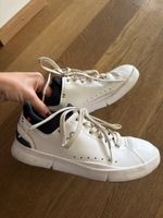 On Roger sneakers 38