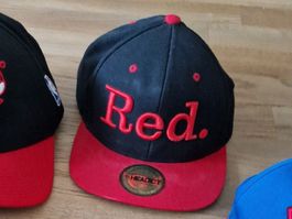 BaseCap Snapback Headict Red.