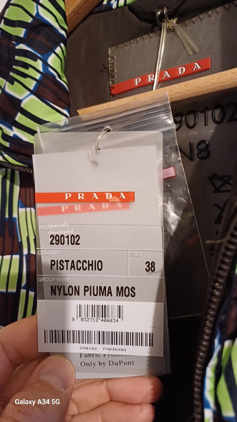 Prada Giacche: Prada Weste – Nuovo (secondo la descrizione) da St. Gallen venduto da DiesundDas. 1
