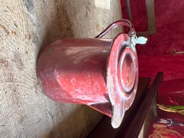 Pot ancien cafetière ou théière ? émaillé rouge
