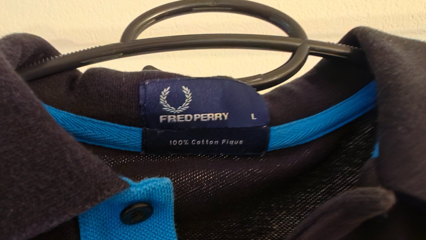 Fred Perry Polo-Shirts: Fred Perry Langarm-Polo, Schwarz/blau, Gr. L – Gebraucht aus Zürich von mil_h79t 1