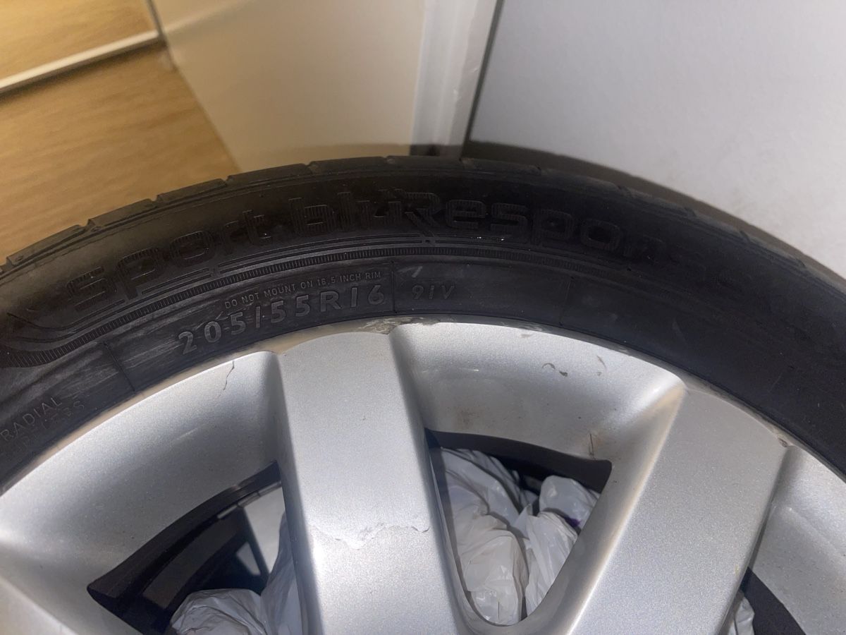 Pneus & Kompletträder: Original VW Touran Alufelgen 16” mit Sommerreifen Dunlop 205 – Gebraucht aus Luzern von and_9knl 5