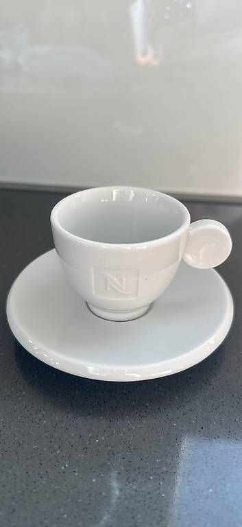 Tazze: 6 x Nespresso Espressotassen mit Unterteller – Usato da Ebikon venduto da Zweigi