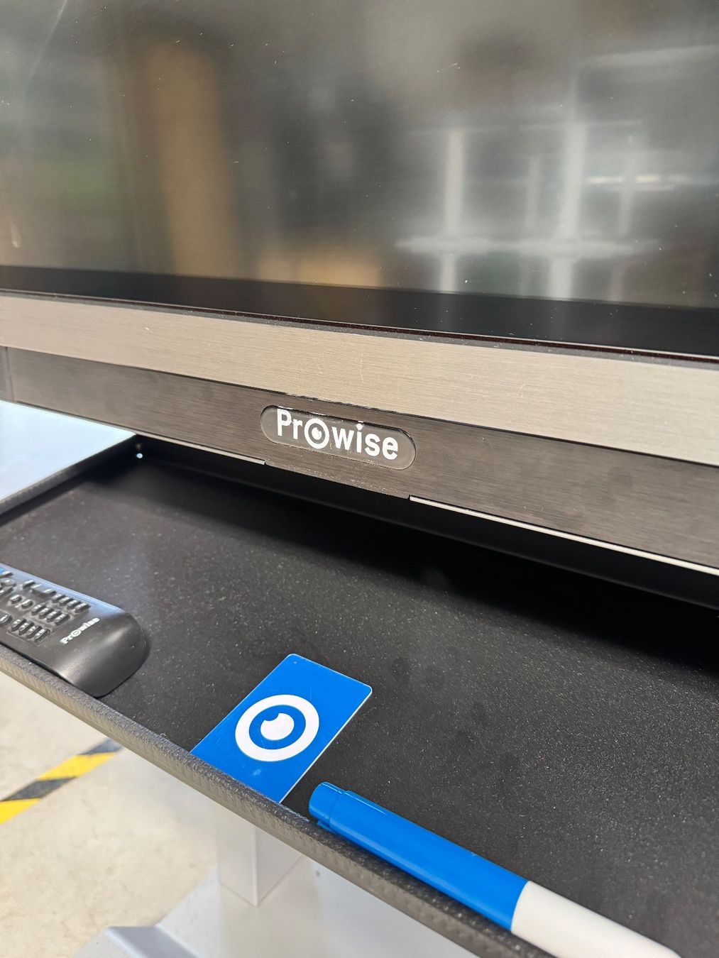 Ecrans: Prowise 85" Touchscreen mit Mobile Lift – D'occasion à Beringen par Palmberg 8