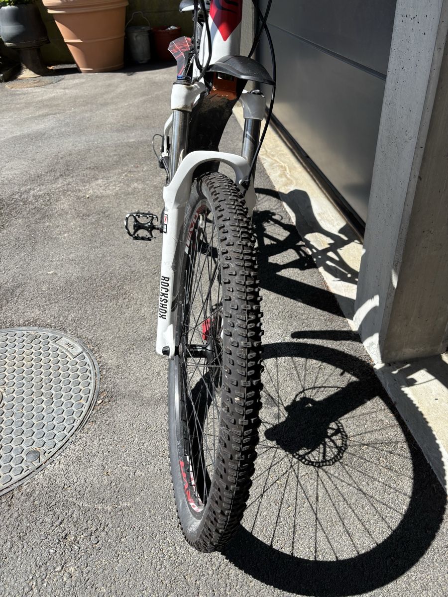 Vélos: E-Motion Mountainbike, Marke EASY MOTION – Défectueux à Bellach par Legdance 4