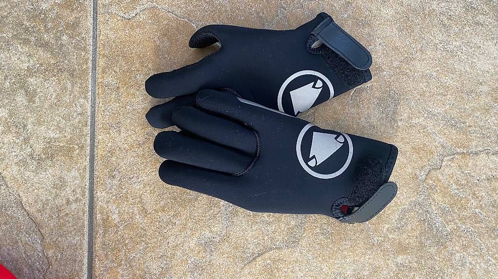 Lotti di vestiti: Completo invernale da bicicletta – Usato da Verscio venduto da nat_928w 1