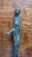 Etruskische Votivfigur (opfernde Frau) aus Bronze