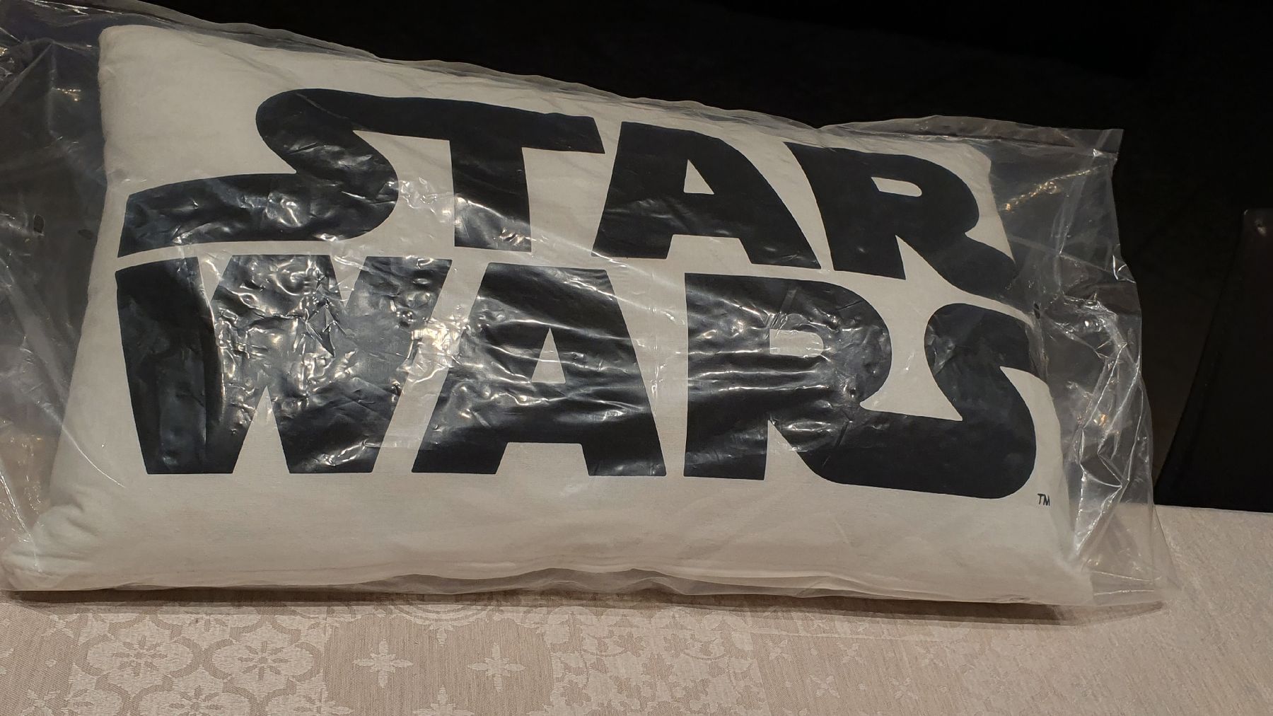 Kissen: Coussin Star Wars – Gebraucht aus Avry-sur-Matran von cec_nhz8 2