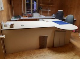 Agencement de bureaux, divers matériel, outillage, machines.