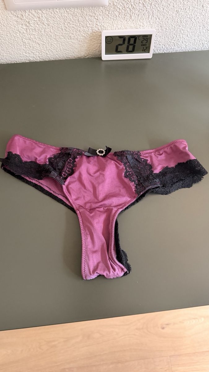 Sonstige Unterwäsche: Damen String/Slip Grösse XS pink/schwarz – Gebraucht aus Glarus von lindabene