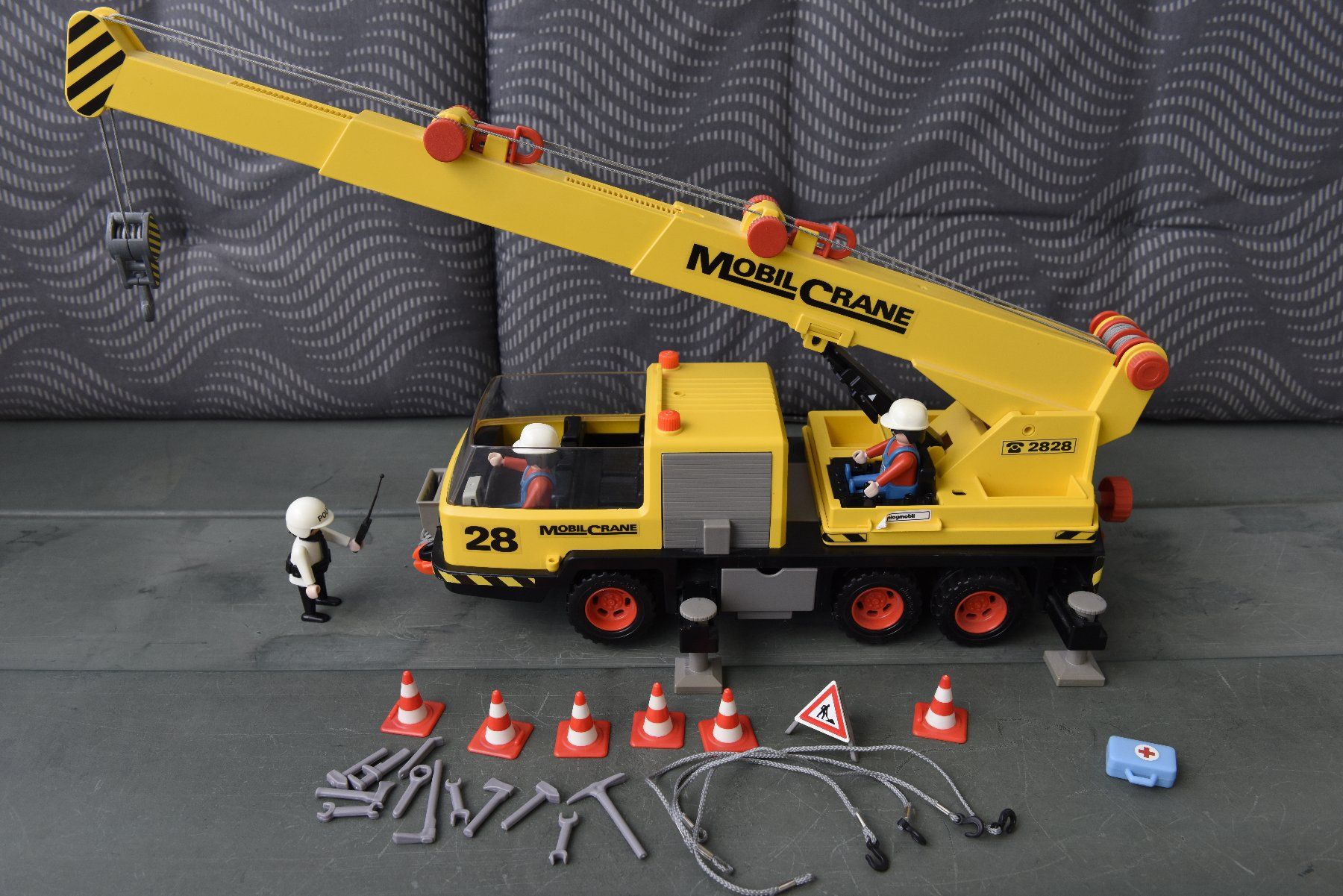 Playmobil Giocattoli: Playmobil Mobile Crane 28 – Usato da Urdorf venduto da zueri_50