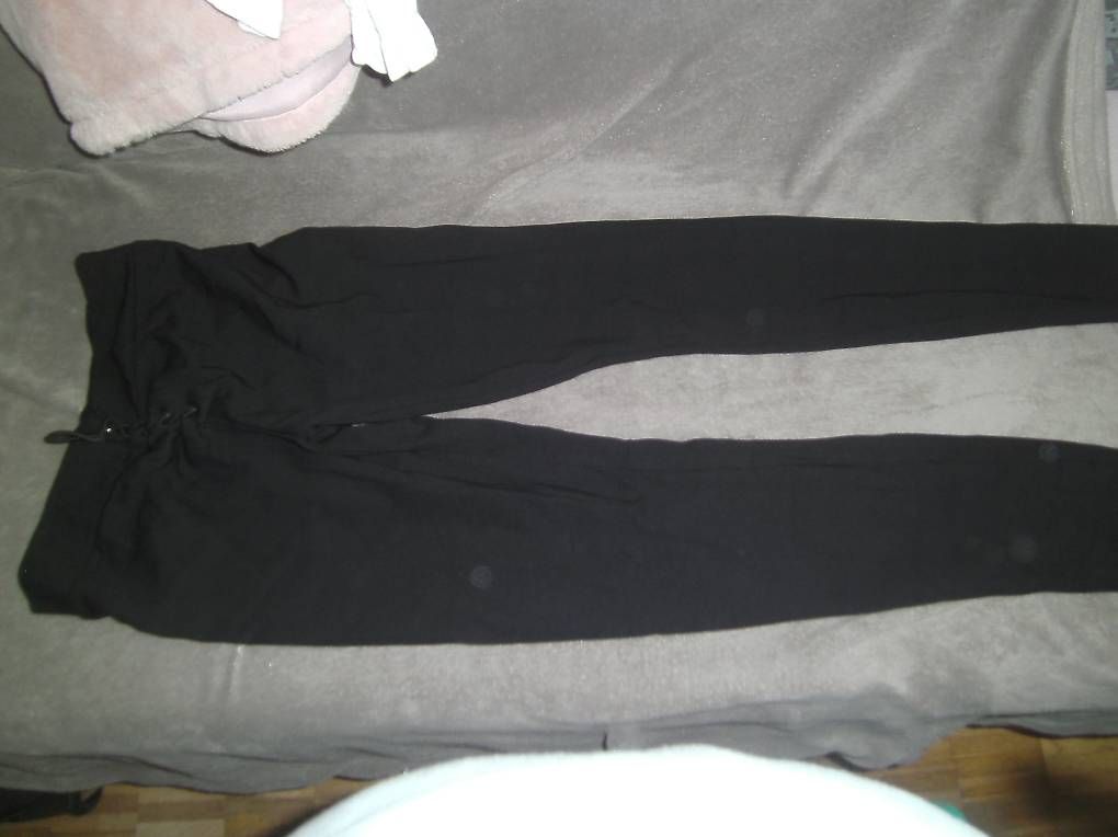 Pantalons: Hose gr. S – D'occasion à Ostermundigen par deb1deb1