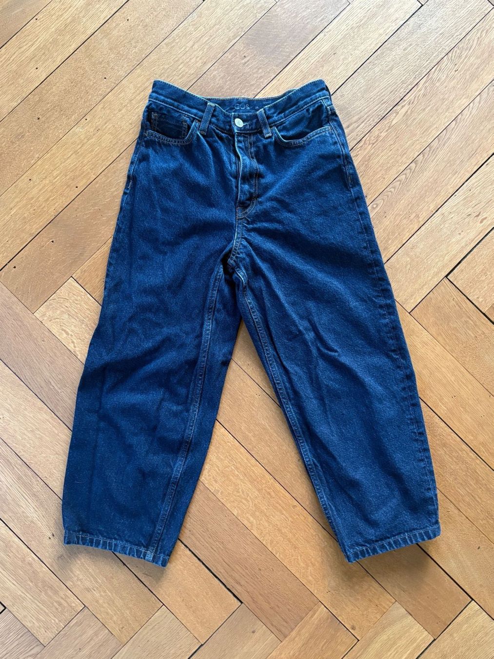 Cos Jeans: COS Tapered Jeans Gr. 25 – Usato da Zürich venduto da triangular