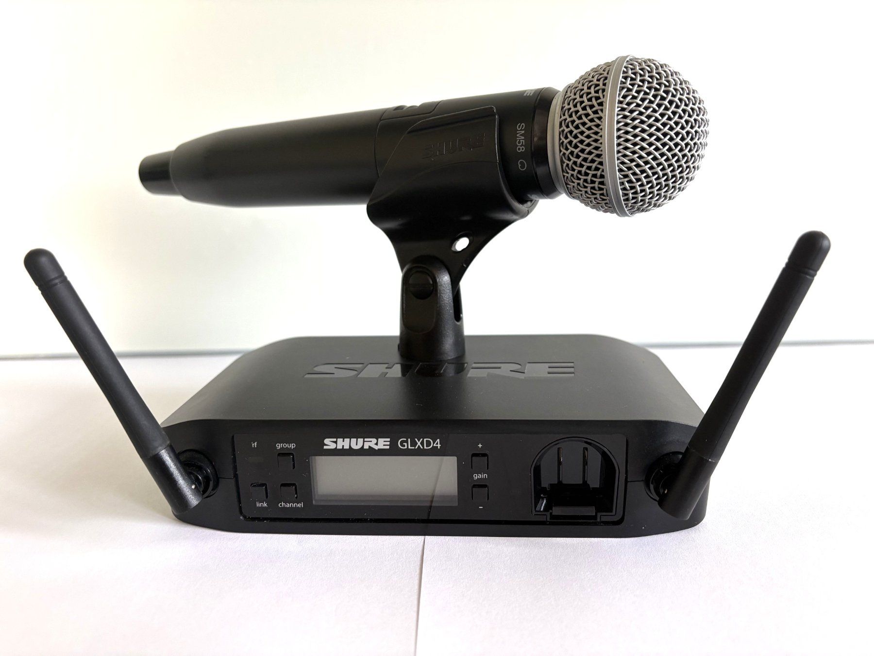 Shure Microfoni: Shure GLXD24/ SM58 original verpackt – Usato da Aarwangen venduto da Chieko123