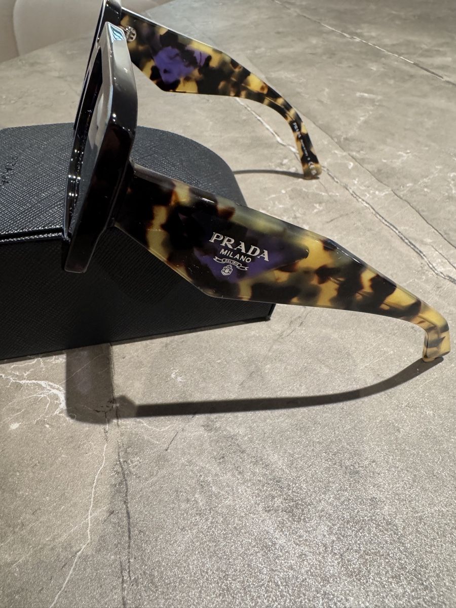 Prada Lunettes & Verres: Prada Sonnenbrille Bicolor Damen – D'occasion à Schindellegi par leo_7s6q 1