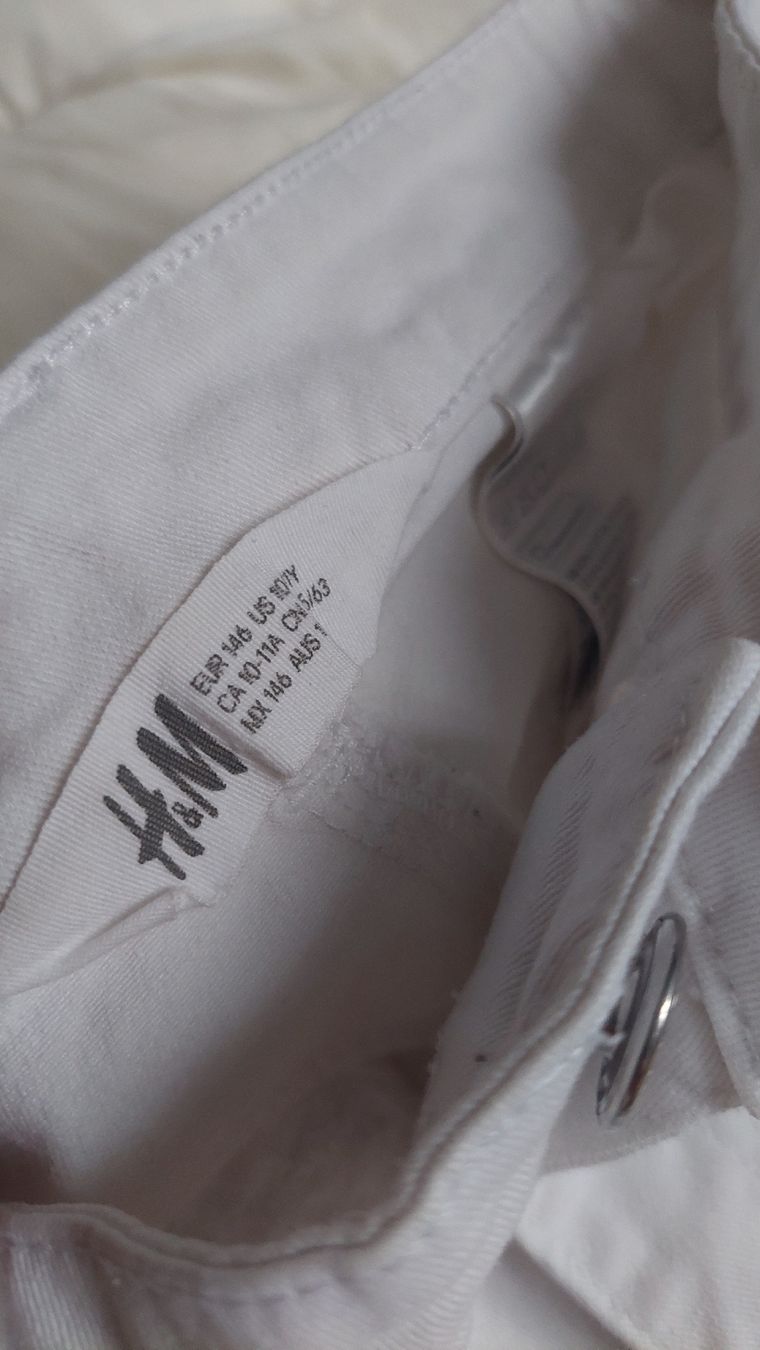 H&M Lotti & Set di vestiti: Short in gelbe Farbe/ Gr.146&152 – Nuovo (secondo la descrizione) da Basel venduto da O-MEGA 5