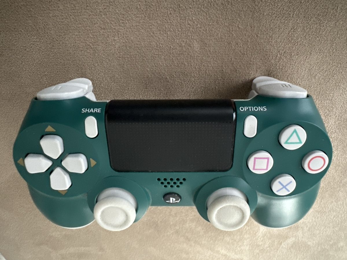 Sony Controller: Original Sony PS4 Controller - Grün/Weiss - Neuwertig – Usato da Bibern SH venduto da Anuja_20 1
